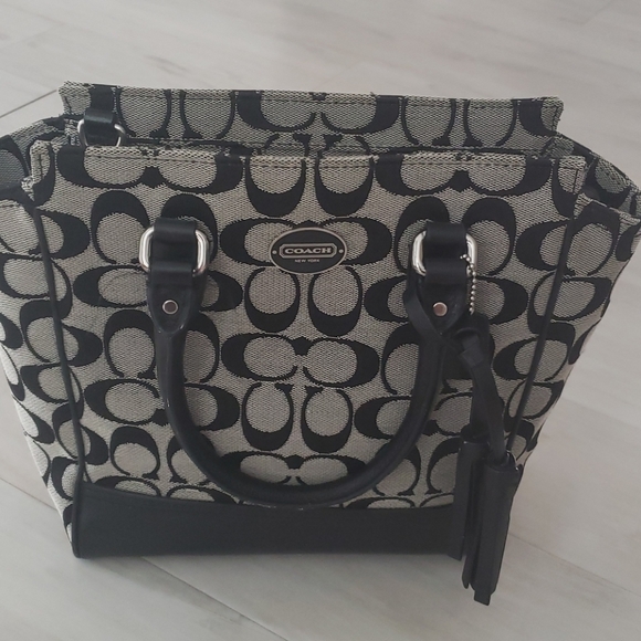 $72 - Picture 1 of 4